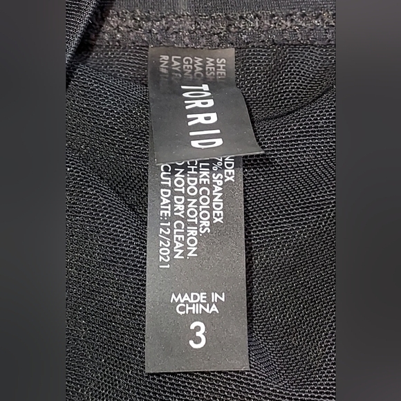 Torrid Black Lattice Front Wire Free Lightly Lined One Piece Swimsuit NWT - Picture 4 of 9